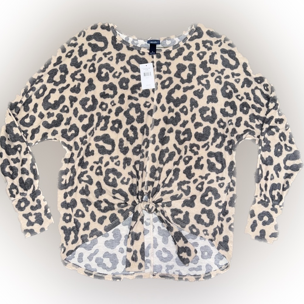 NWT Daytrip Tie Front Animal Print Top